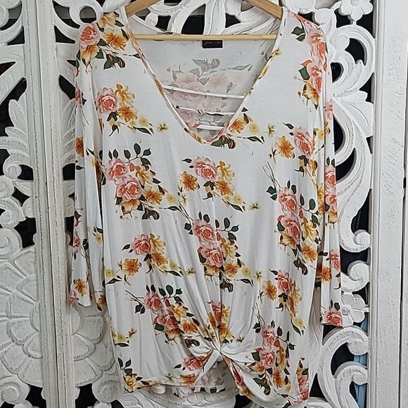 Sheila Rose 2X floral 3/4 sleeve top - Picture 1 of 8